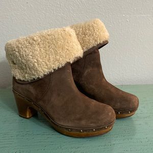 Women UGG boots SZ 7